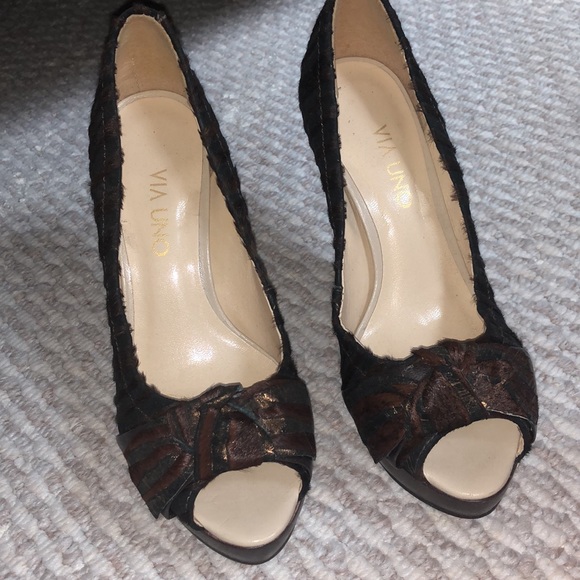 Via Uno Heels size 6 - Picture 2 of 7